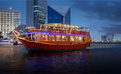 creek dhow cruise sunset thumb